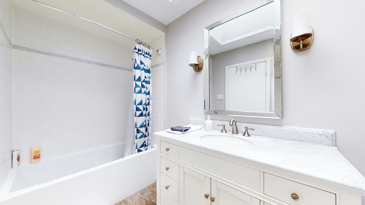 Photo of Bathroom in Newtonbrook