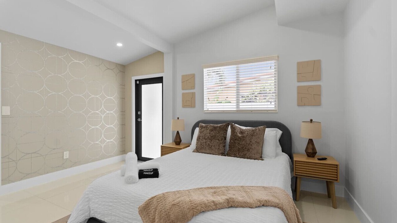 Photo of Bedroom in Olympia Heights