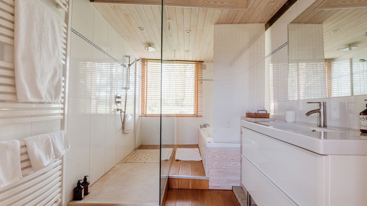 Photo of Bathroom in La Chapelle-Hareng