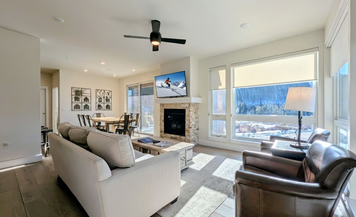 Photo of Bedroom in Lakeside Village