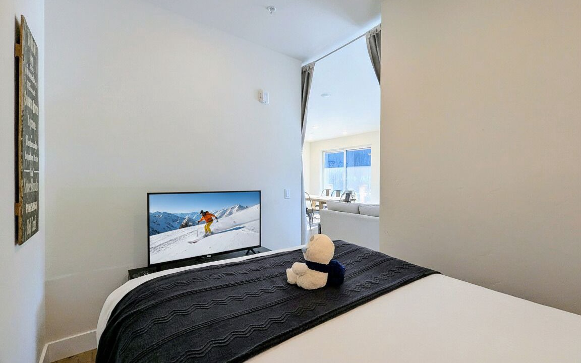 Photo of Bedroom in Lakeside Village