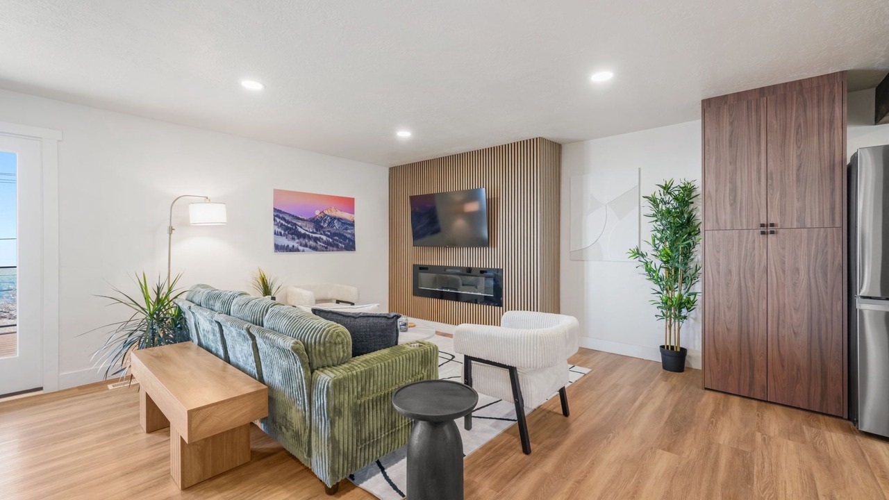 Photo of Livingroom in Olympus Cove