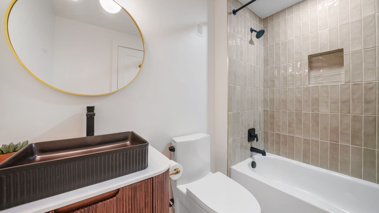 Photo of Bathroom in Olympus Cove