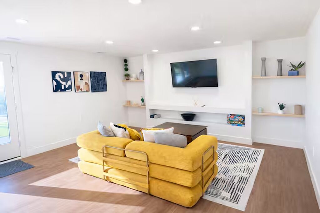 Photo of Livingroom in Olympus Cove