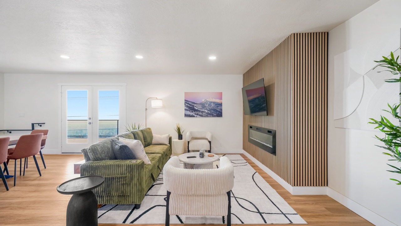 Photo of Livingroom in Olympus Cove