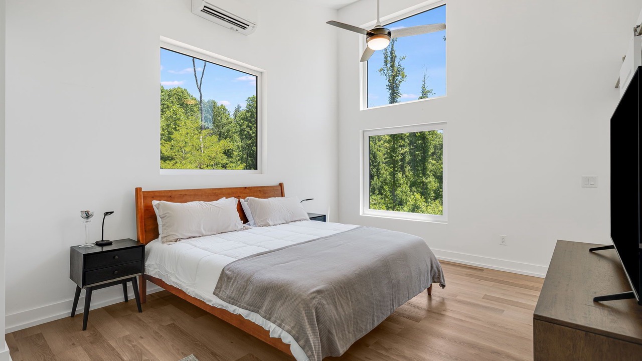 Photo of Bedroom in Lake Toxaway