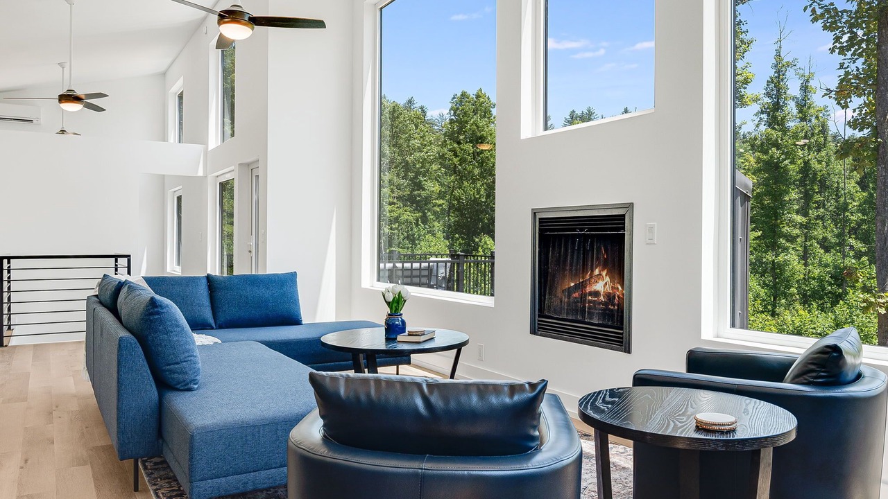 Photo of Livingroom in Lake Toxaway