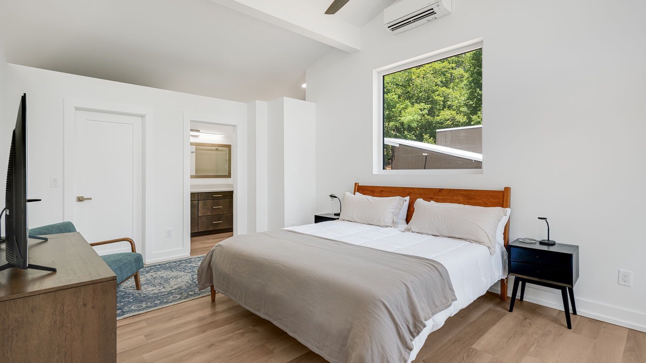 Photo of Bedroom in Lake Toxaway