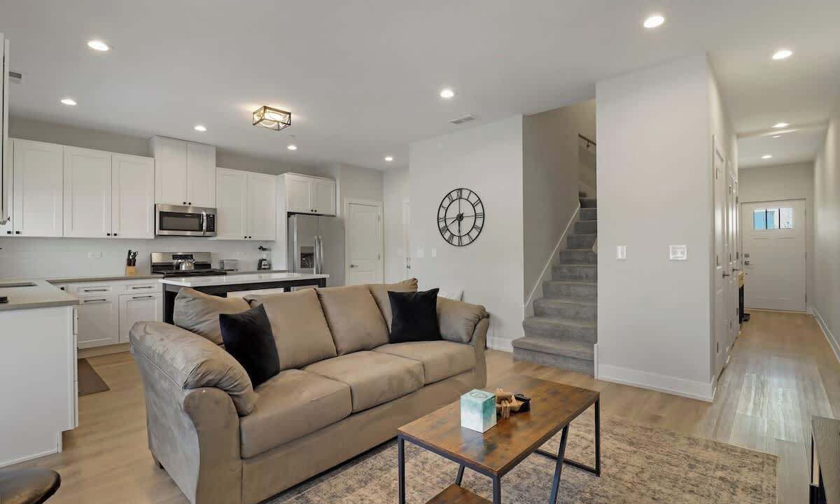 Photo of Livingroom in Warrenville