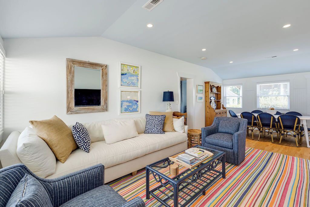 Photo of Livingroom in Deltaville