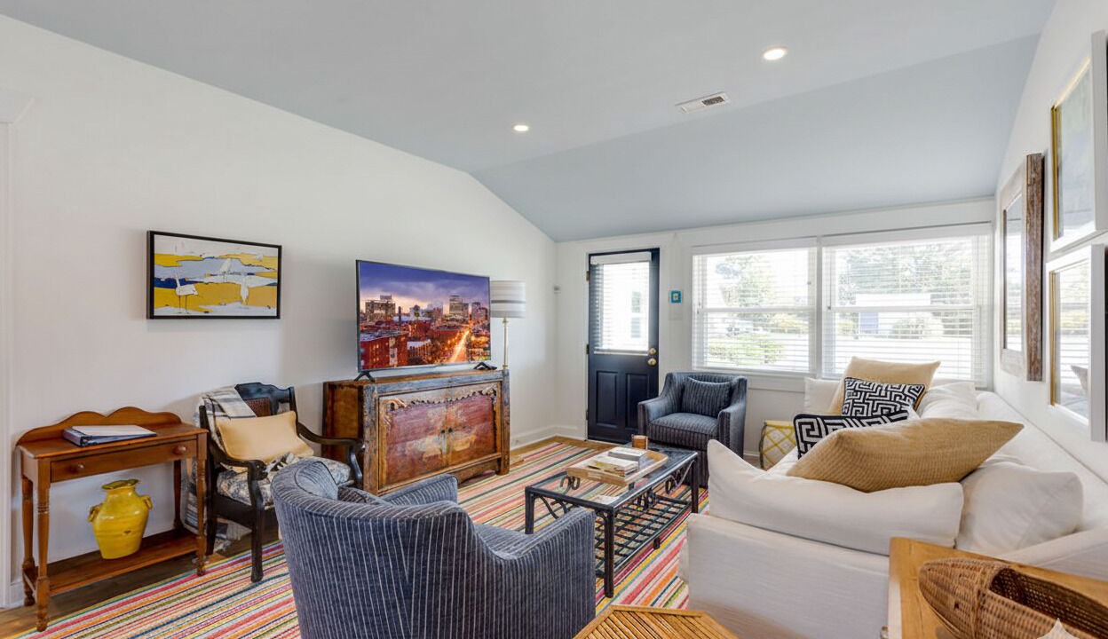 Photo of Livingroom in Deltaville