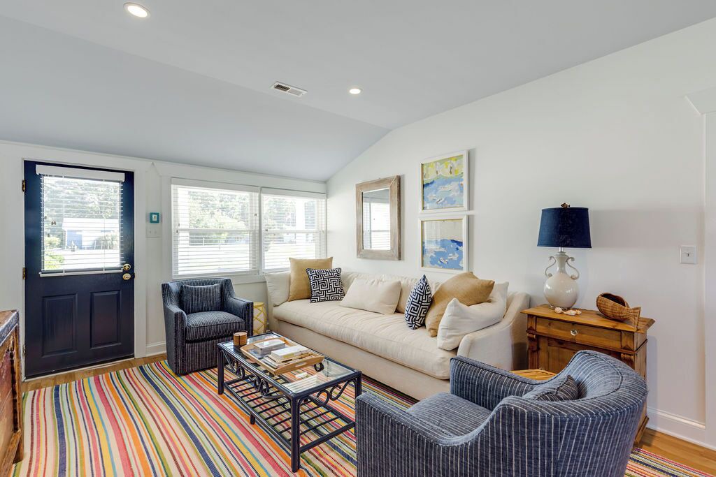 Photo of Livingroom in Deltaville
