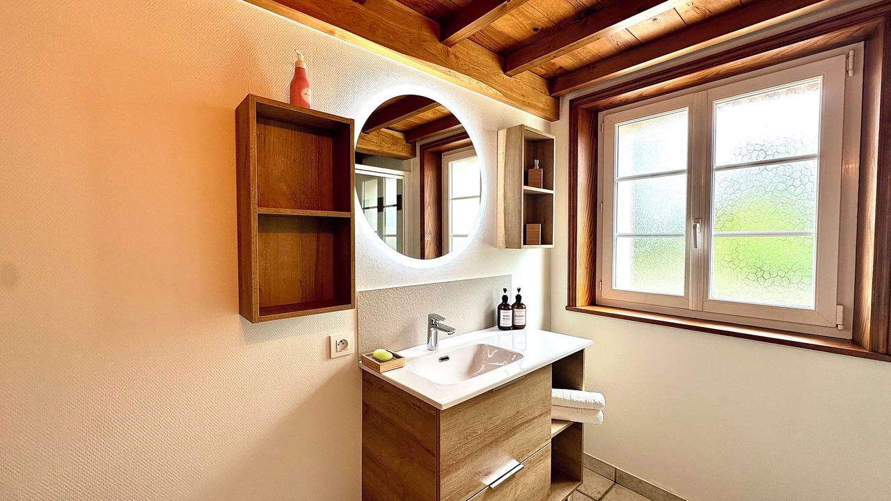 Photo of Bathroom in Rue