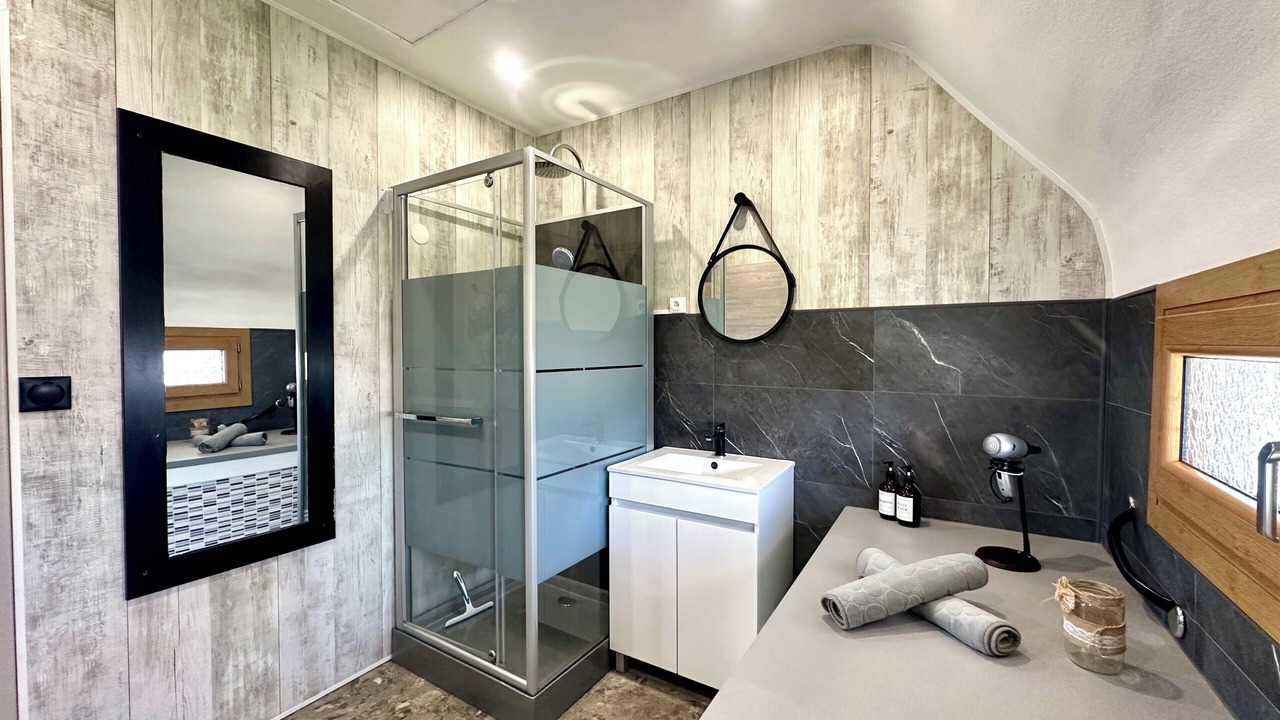 Photo of Bathroom in Abbeville