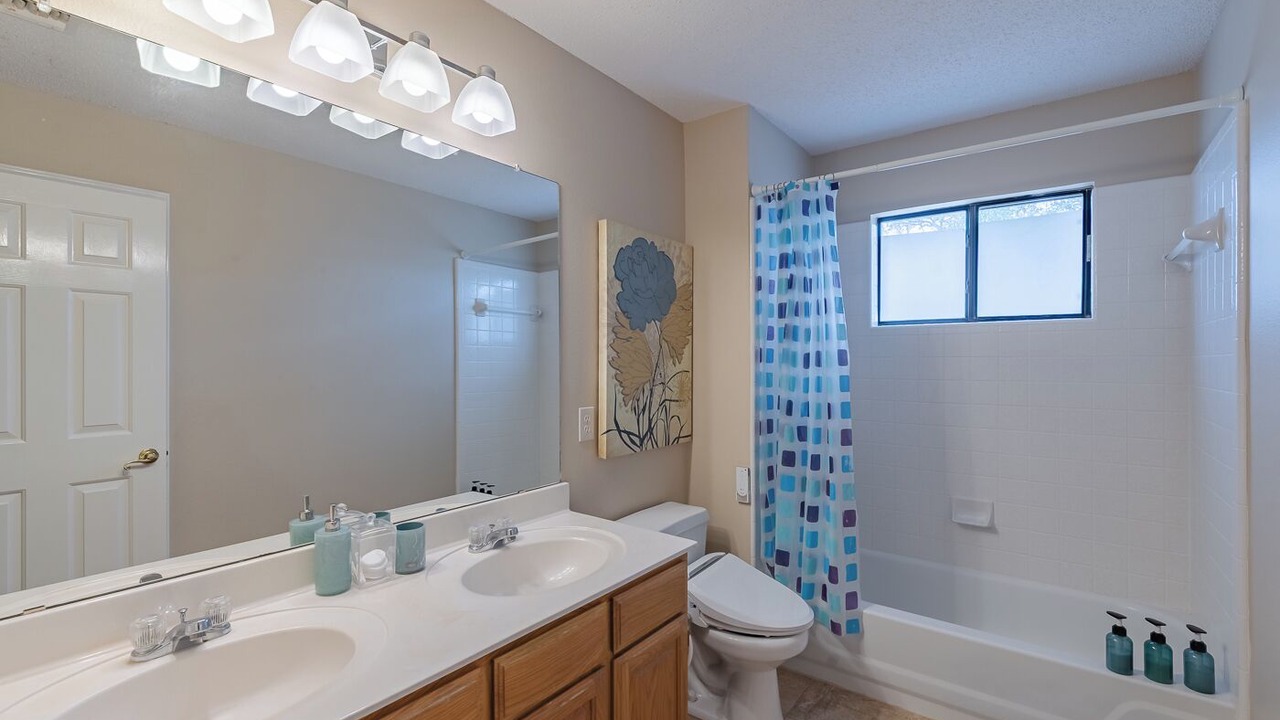 Photo of Bathroom in Legend Hills