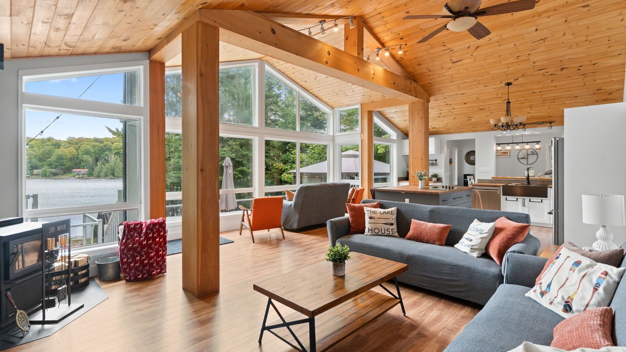 Photo of Livingroom in Irondale