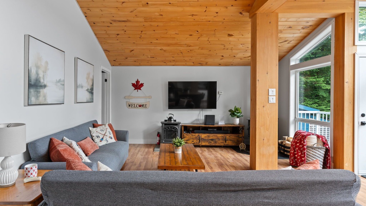 Photo of Livingroom in Irondale