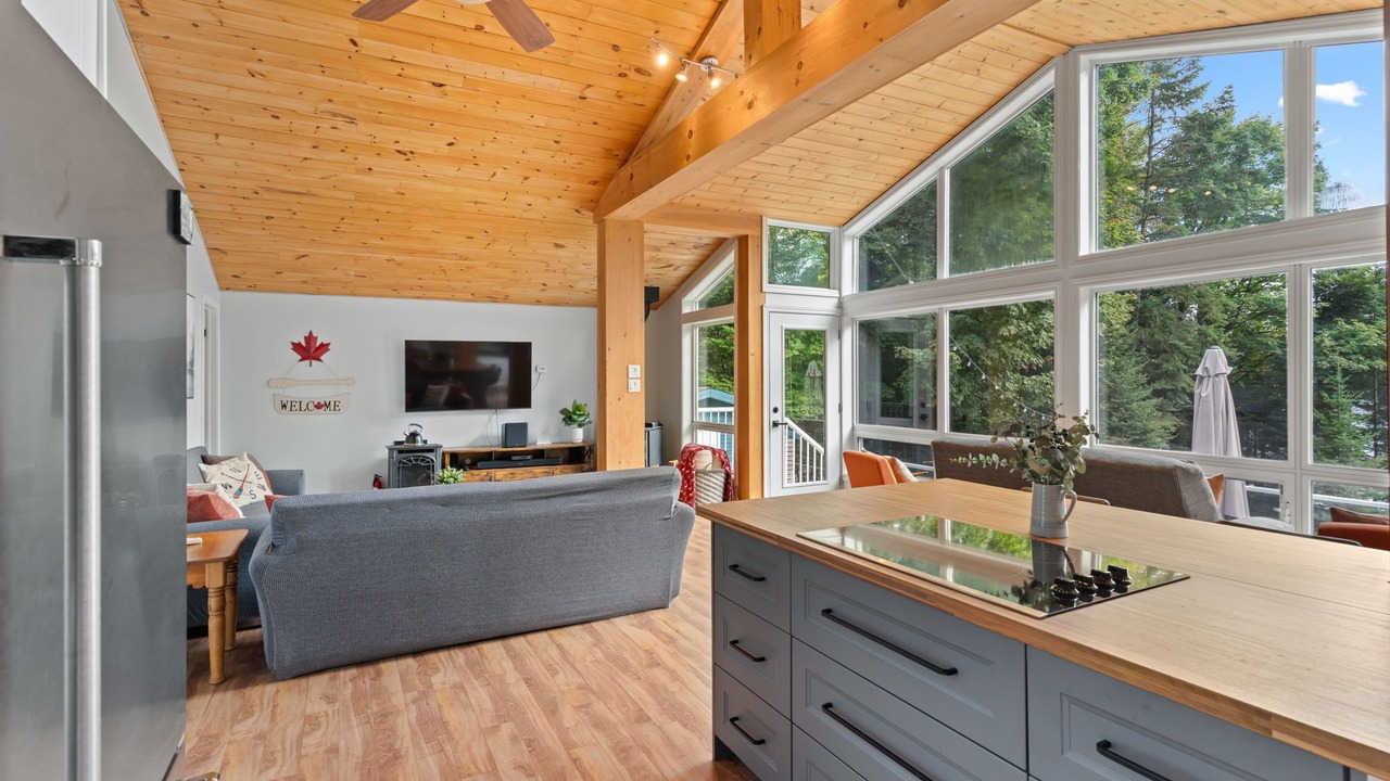Photo of Livingroom in Irondale