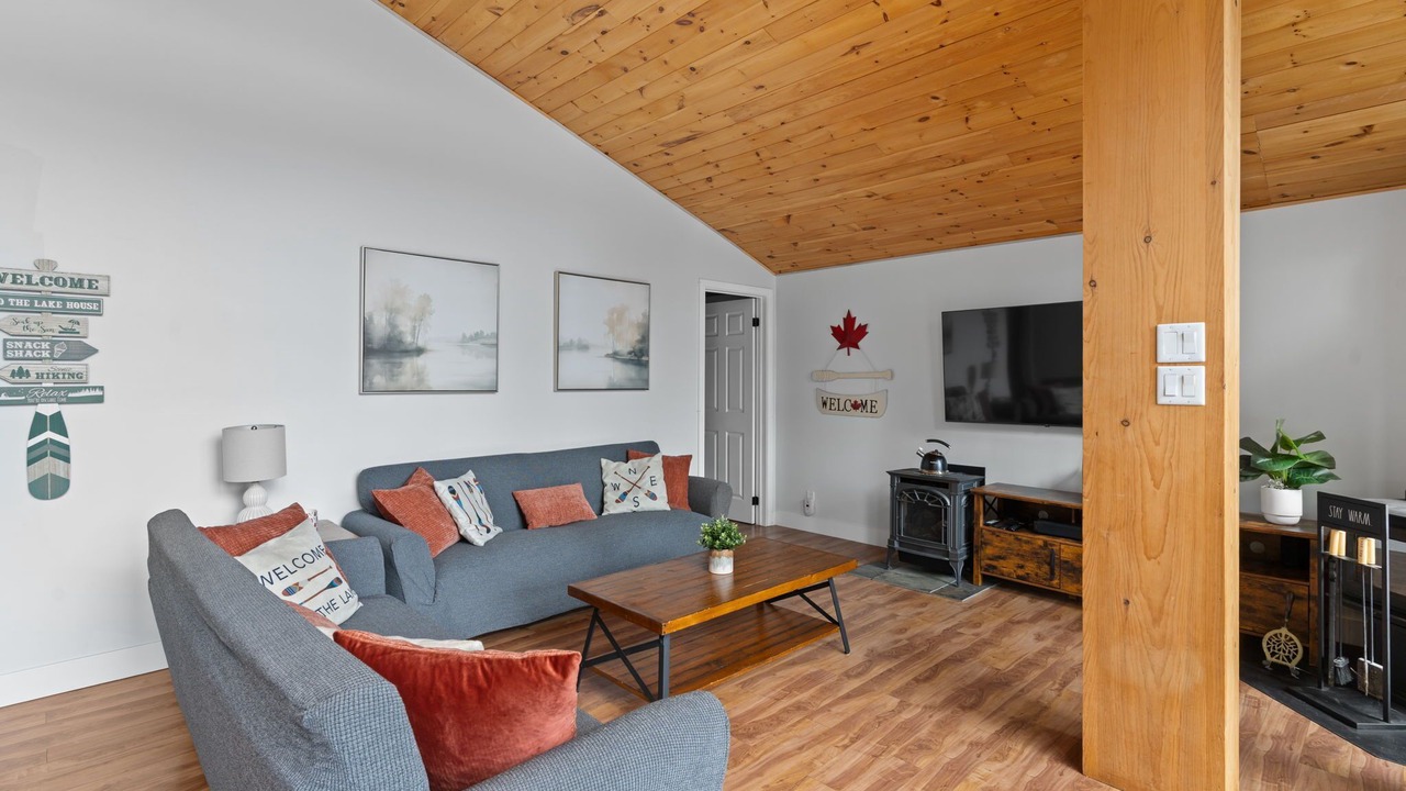 Photo of Livingroom in Irondale
