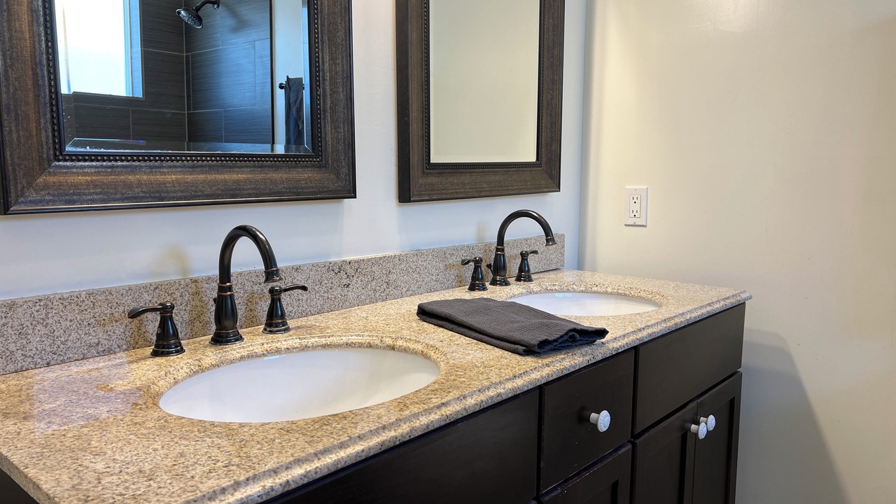 Photo of Bathroom in North Oak Park