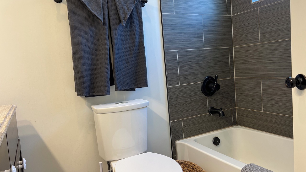 Photo of Bathroom in North Oak Park