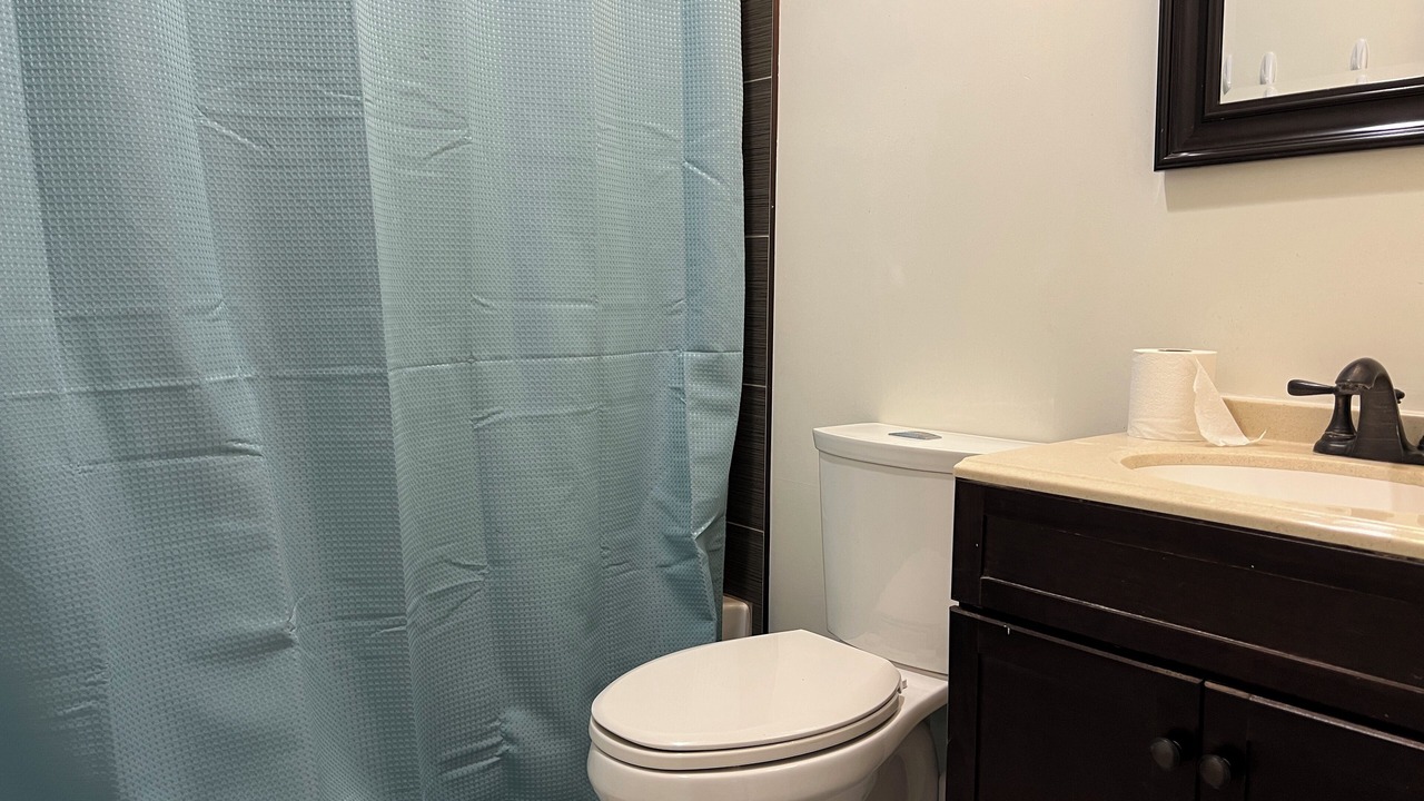 Photo of Bathroom in North Oak Park