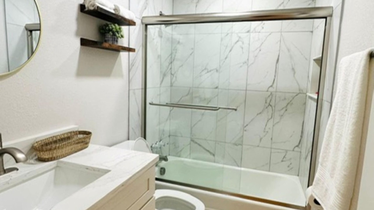 Photo of Bathroom in Port Tampa City