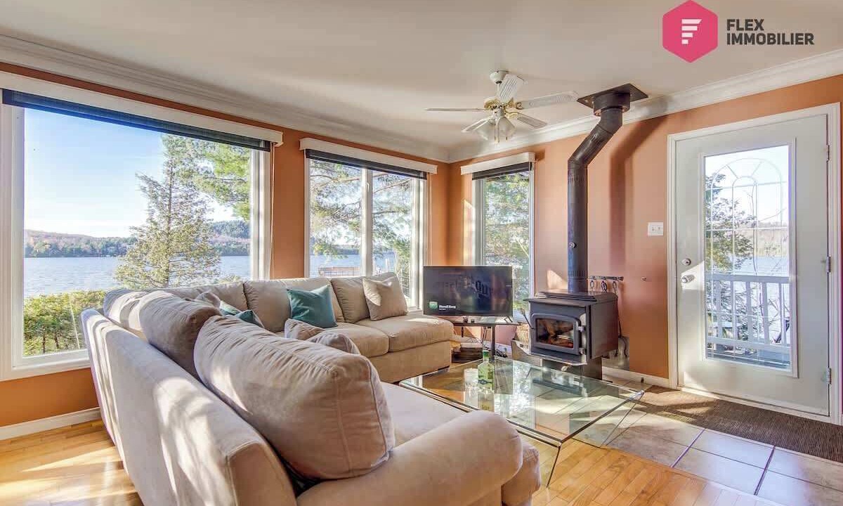Photo of Livingroom in Saint-Denis-de-Brompton