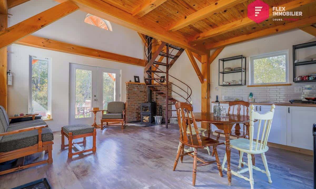 Photo of Livingroom in Notre-Dame-Des-Bois