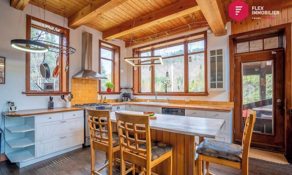 Photo of Kitchen in Stoneham-et-Tewkesbury