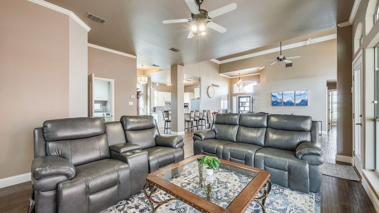Photo of Livingroom in Irving