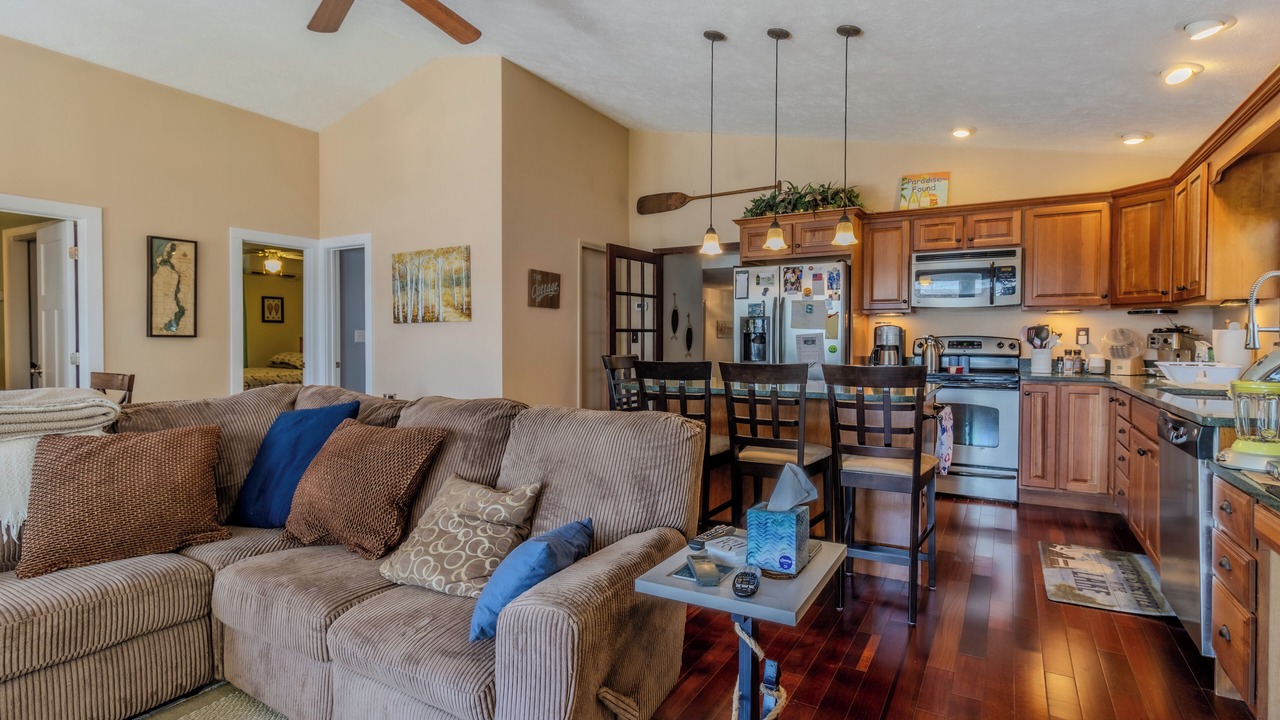 Photo of Livingroom in Cedar