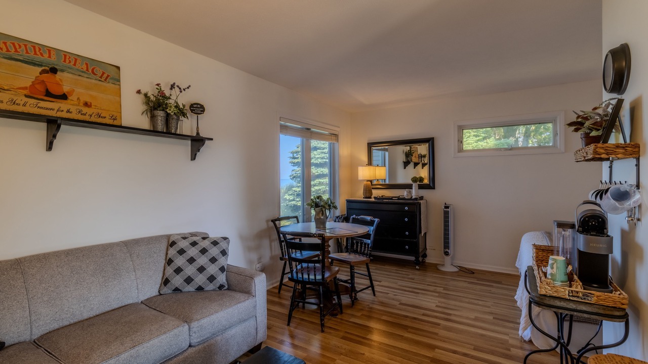 Photo of Livingroom in Empire