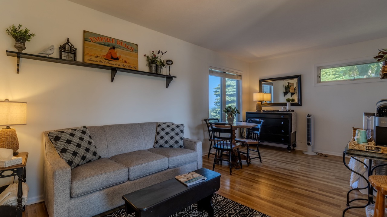 Photo of Livingroom in Empire