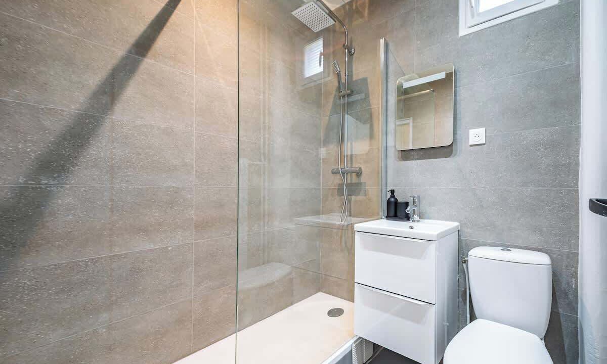 Photo of Bathroom in Issy-les-Moulineaux