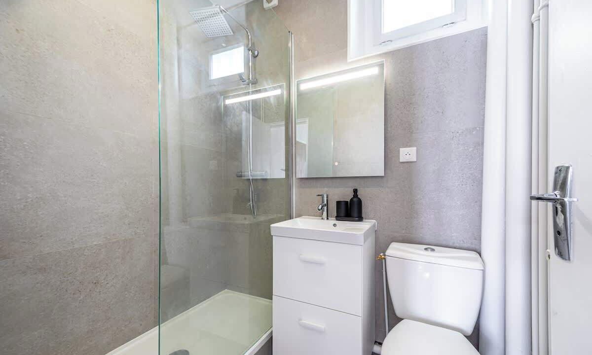 Photo of Bathroom in Issy-les-Moulineaux