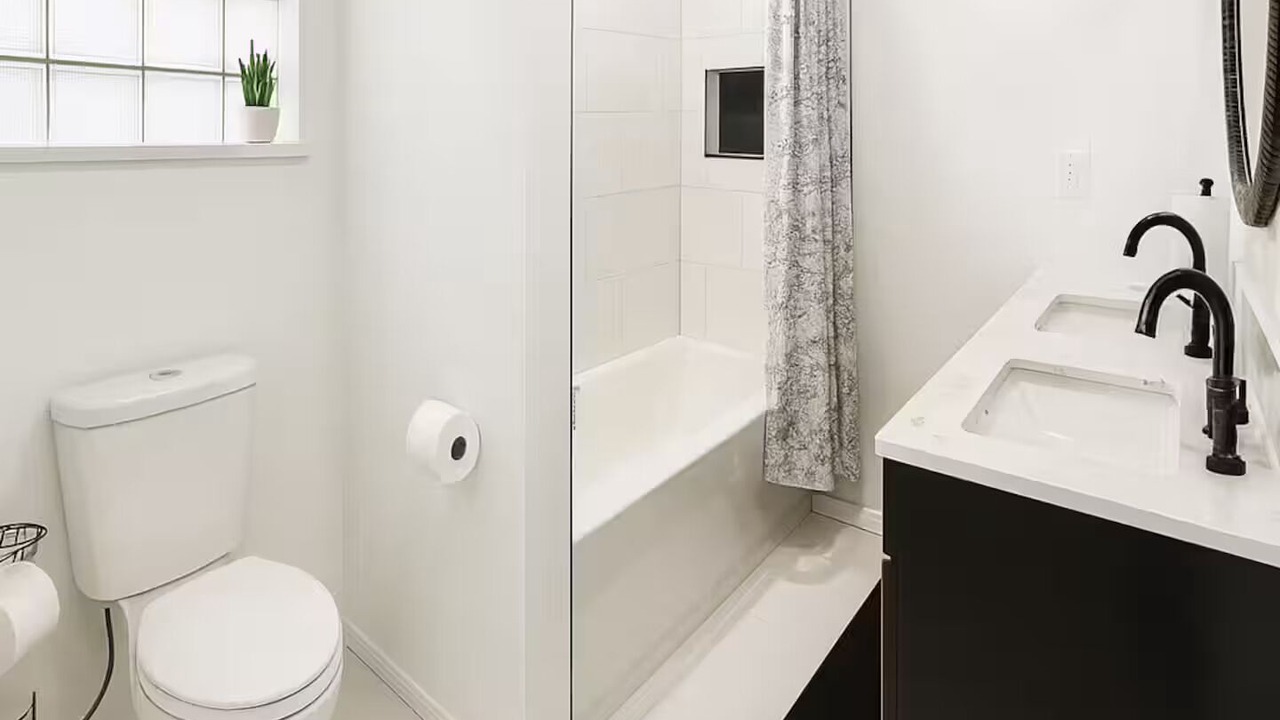 Photo of Bathroom in Central Oklahoma City