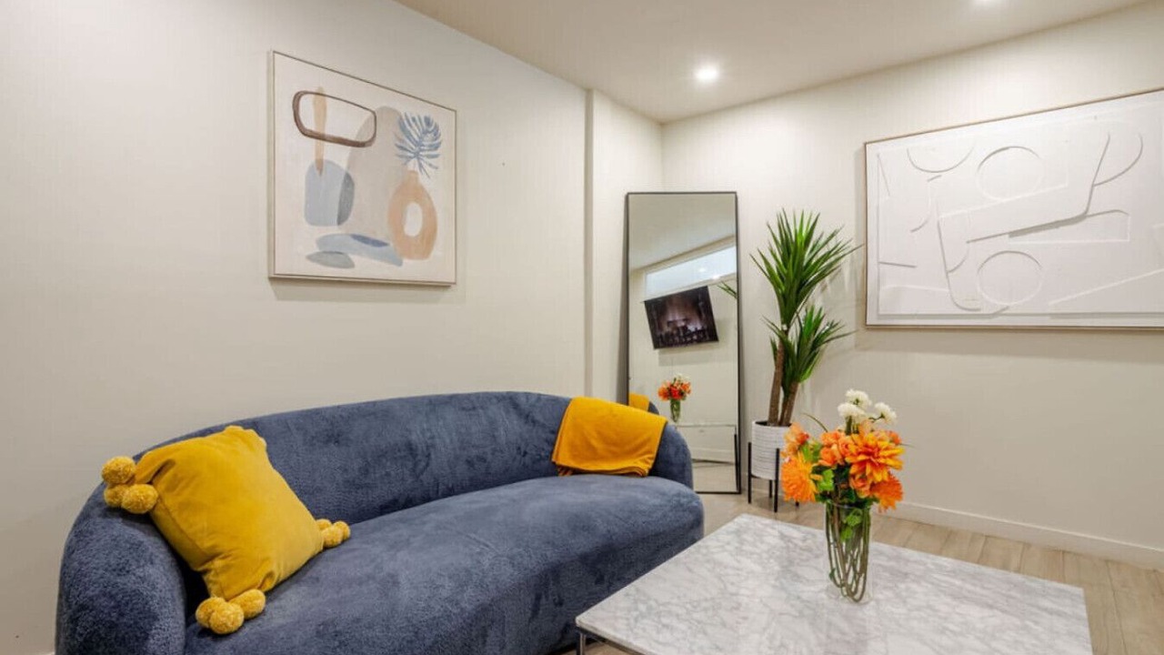 Photo of Livingroom in Cote-Des-Neiges—Notre-Dame-De-Grace