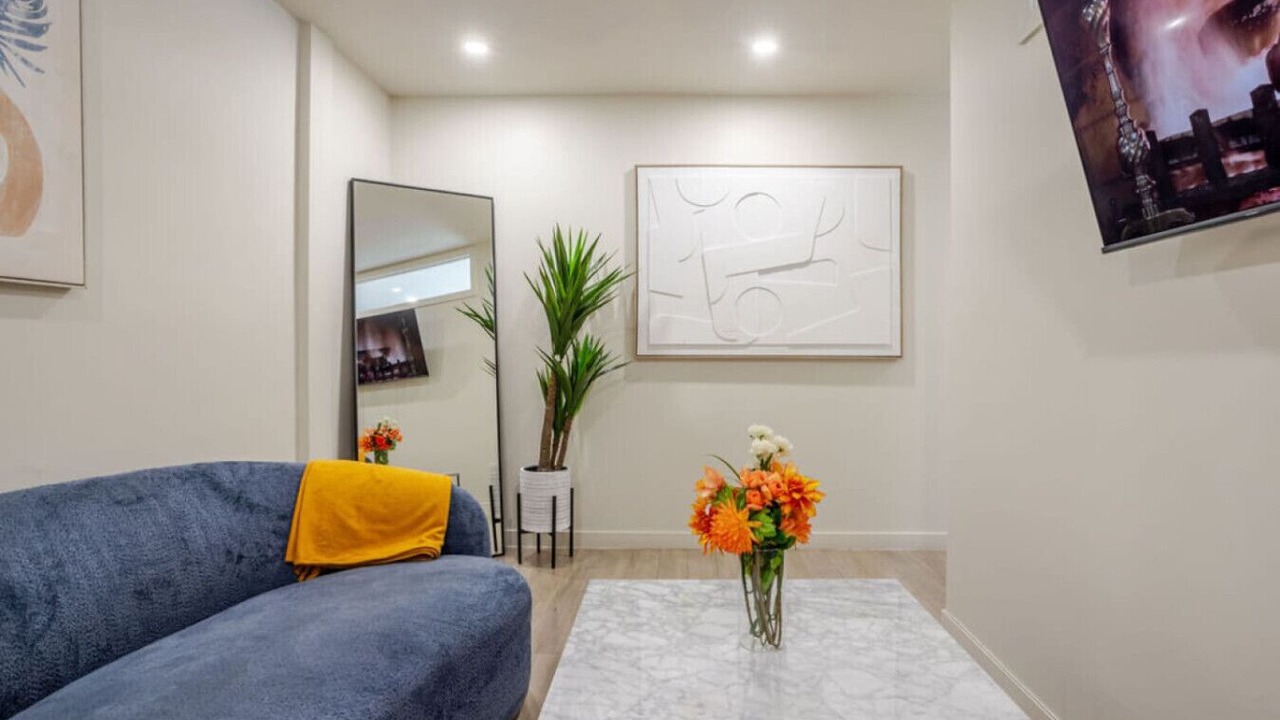 Photo of Livingroom in Cote-Des-Neiges—Notre-Dame-De-Grace