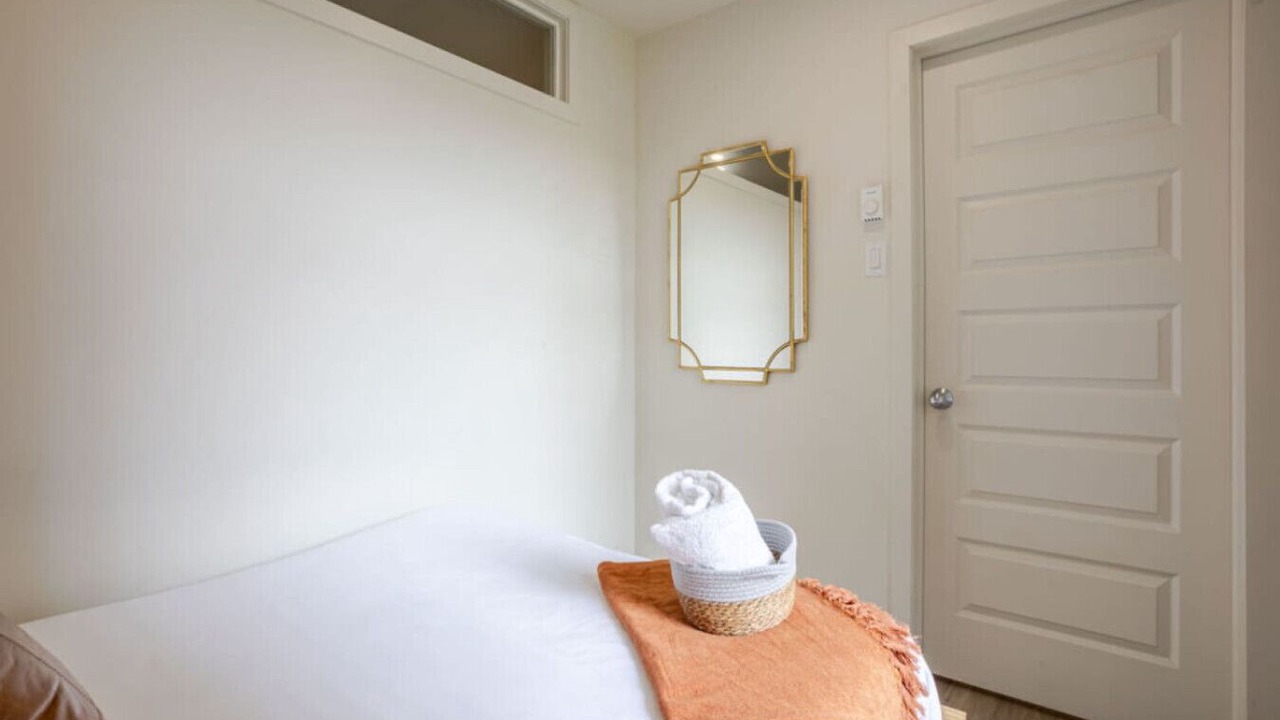 Photo of Bedroom in Cote-Des-Neiges—Notre-Dame-De-Grace