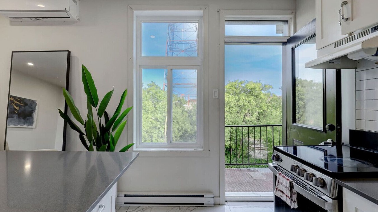 Photo of Kitchen in Cote-Des-Neiges—Notre-Dame-De-Grace
