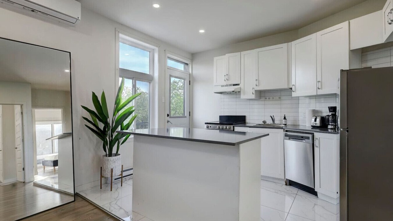 Photo of Kitchen in Cote-Des-Neiges—Notre-Dame-De-Grace