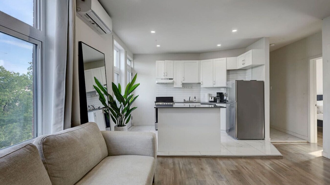Photo of Livingroom in Cote-Des-Neiges—Notre-Dame-De-Grace
