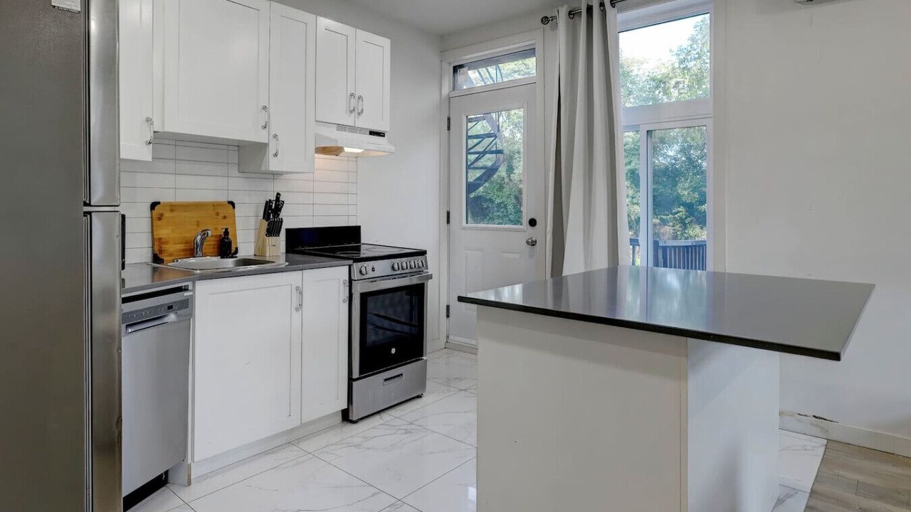 Photo of Kitchen in Cote-Des-Neiges—Notre-Dame-De-Grace