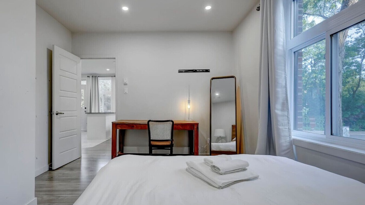 Photo of Bedroom in Cote-Des-Neiges—Notre-Dame-De-Grace