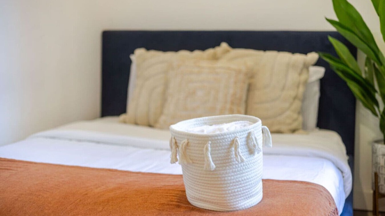Photo of Bedroom in Cote-Des-Neiges—Notre-Dame-De-Grace