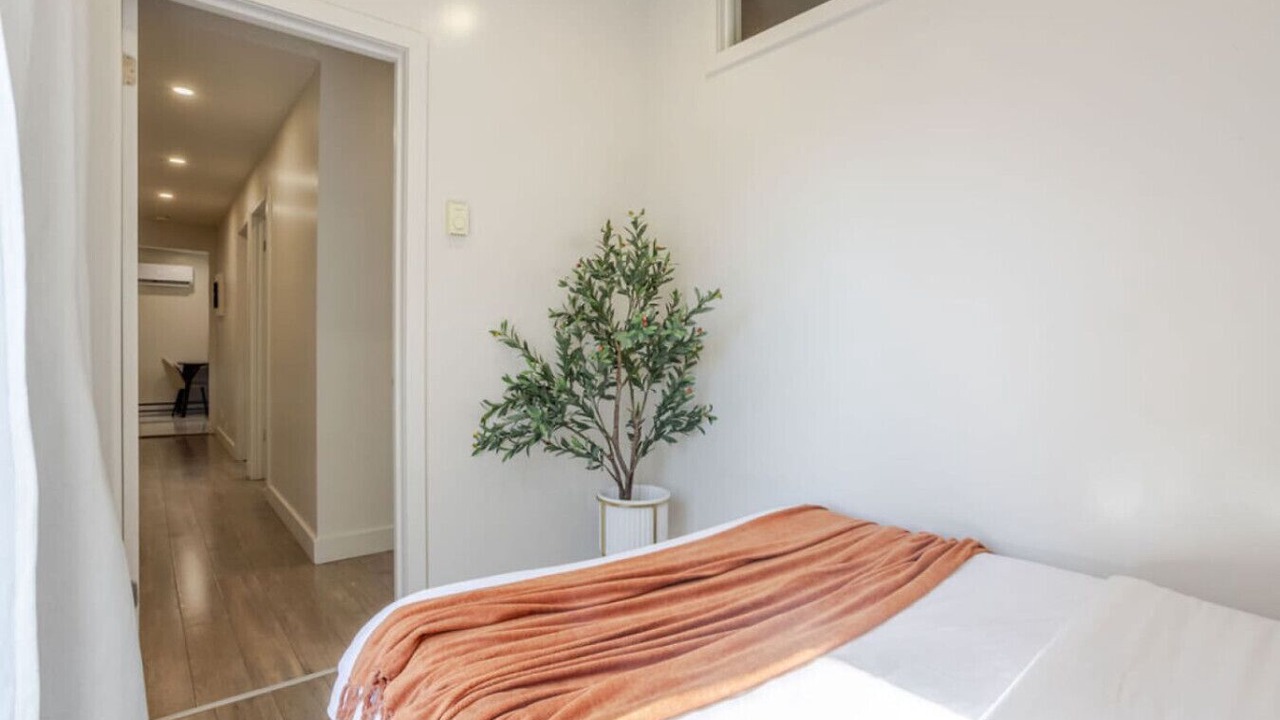 Photo of Bedroom in Cote-Des-Neiges—Notre-Dame-De-Grace