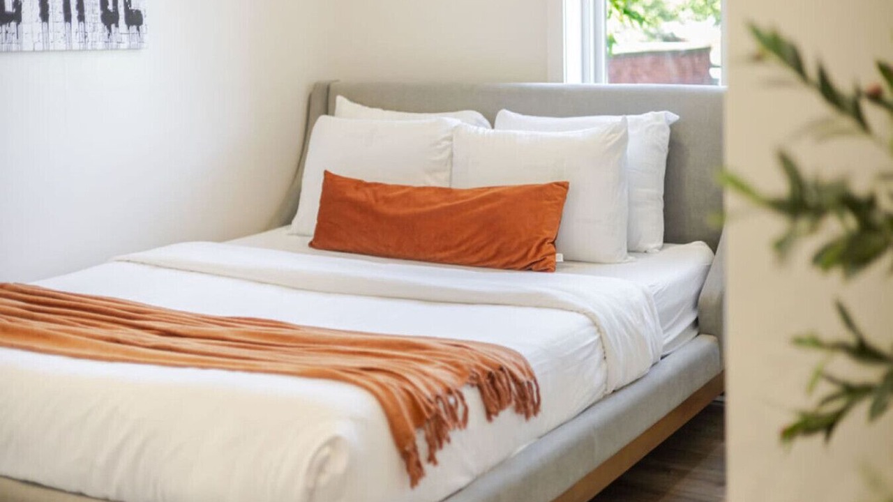 Photo of Bedroom in Cote-Des-Neiges—Notre-Dame-De-Grace