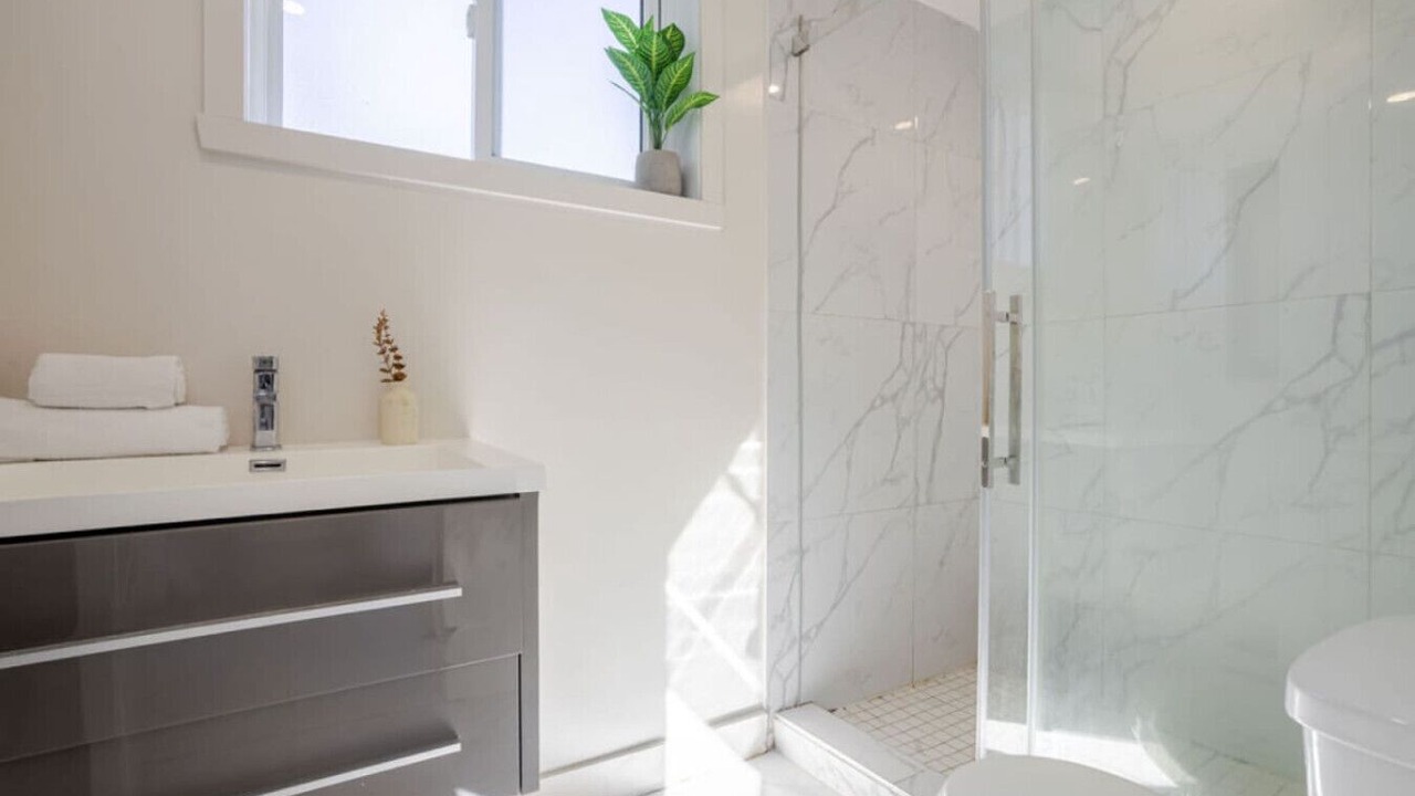 Photo of Bathroom in Cote-Des-Neiges—Notre-Dame-De-Grace