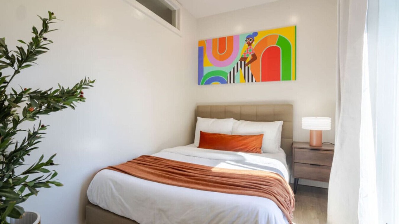 Photo of Bedroom in Cote-Des-Neiges—Notre-Dame-De-Grace